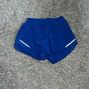 Low rise lululemon Hotty Hot 4”